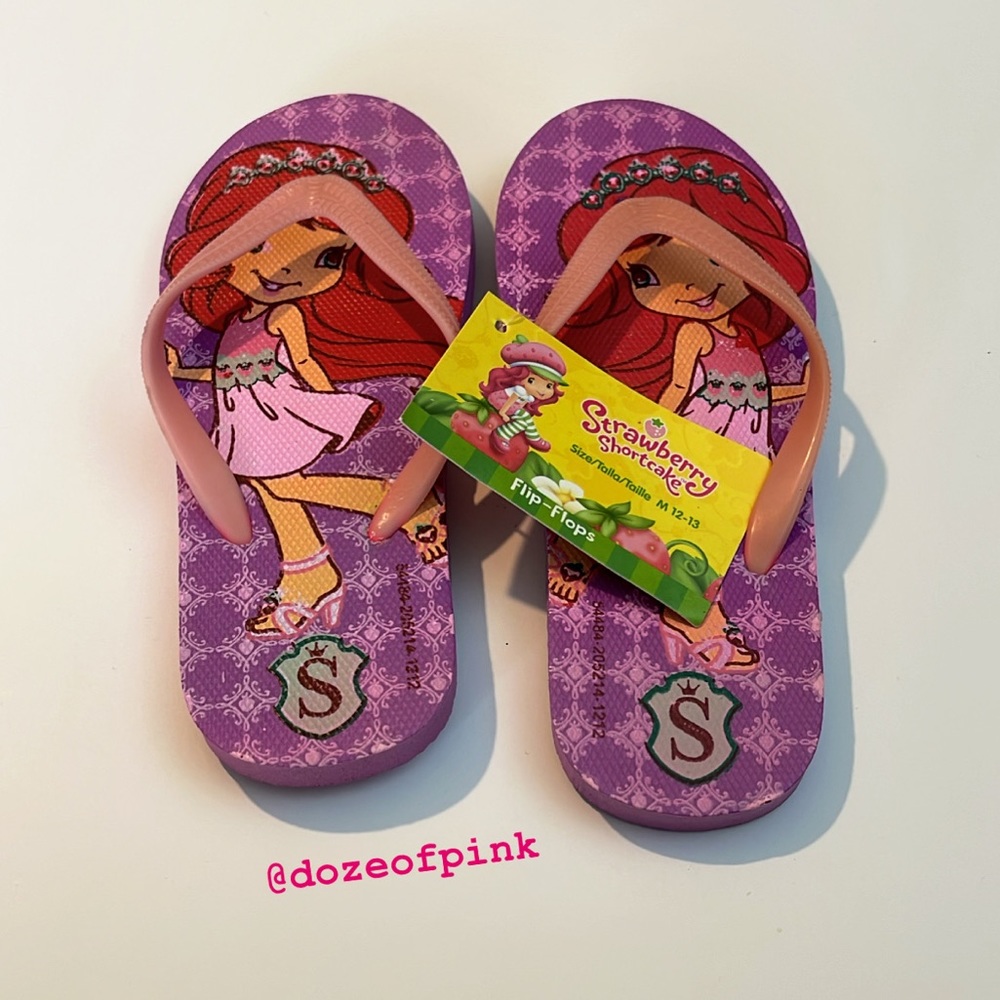 Strawberry Shortcake kids flip flops M 12-13